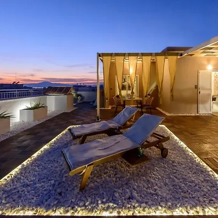 Skyloft - Location & Private Roof Garden Διαμέρισμα Καλαμάτα