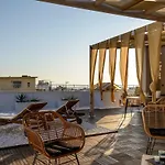 Skyloft - Location & Private Roof Garden Kalamata