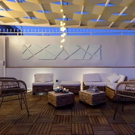 Skyloft - Location & Private Roof Garden Kalamata